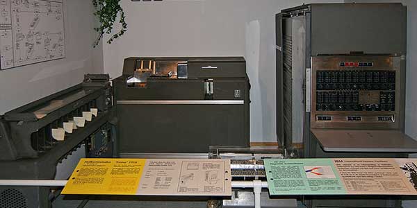 Türkiye' nin İlk Bilgisayarı IBM 650